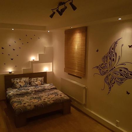 My Place - Butterflies 锡比乌 外观 照片